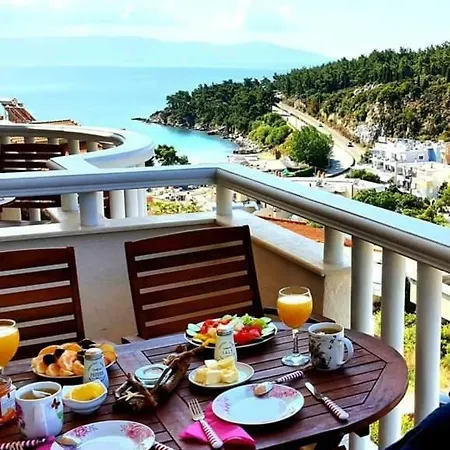 Iris Deluxe Suites 3 Apartment
