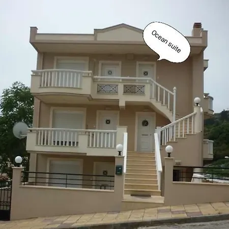Iris Deluxe Suites 3 * Kavala