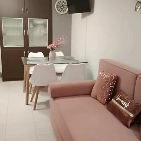 Iris Deluxe Suites 3 Apartment