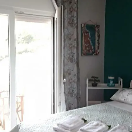 Iris Deluxe Suites 3 * Καβάλα